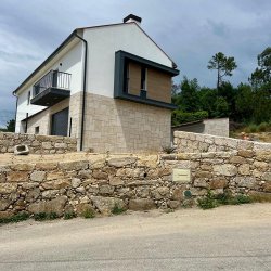 Obra em Britamontes