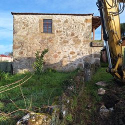 Obra em Britamontes